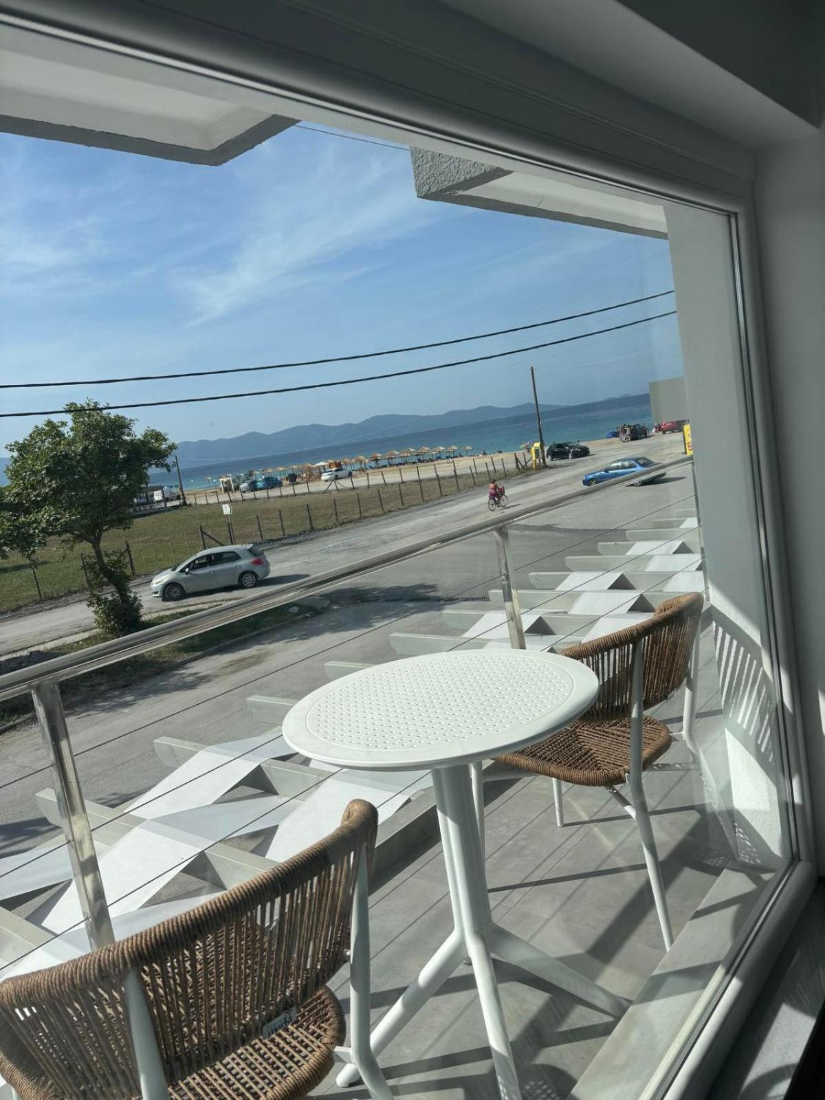 Ocean Blue Suites Ierissos Dış mekan fotoğraf